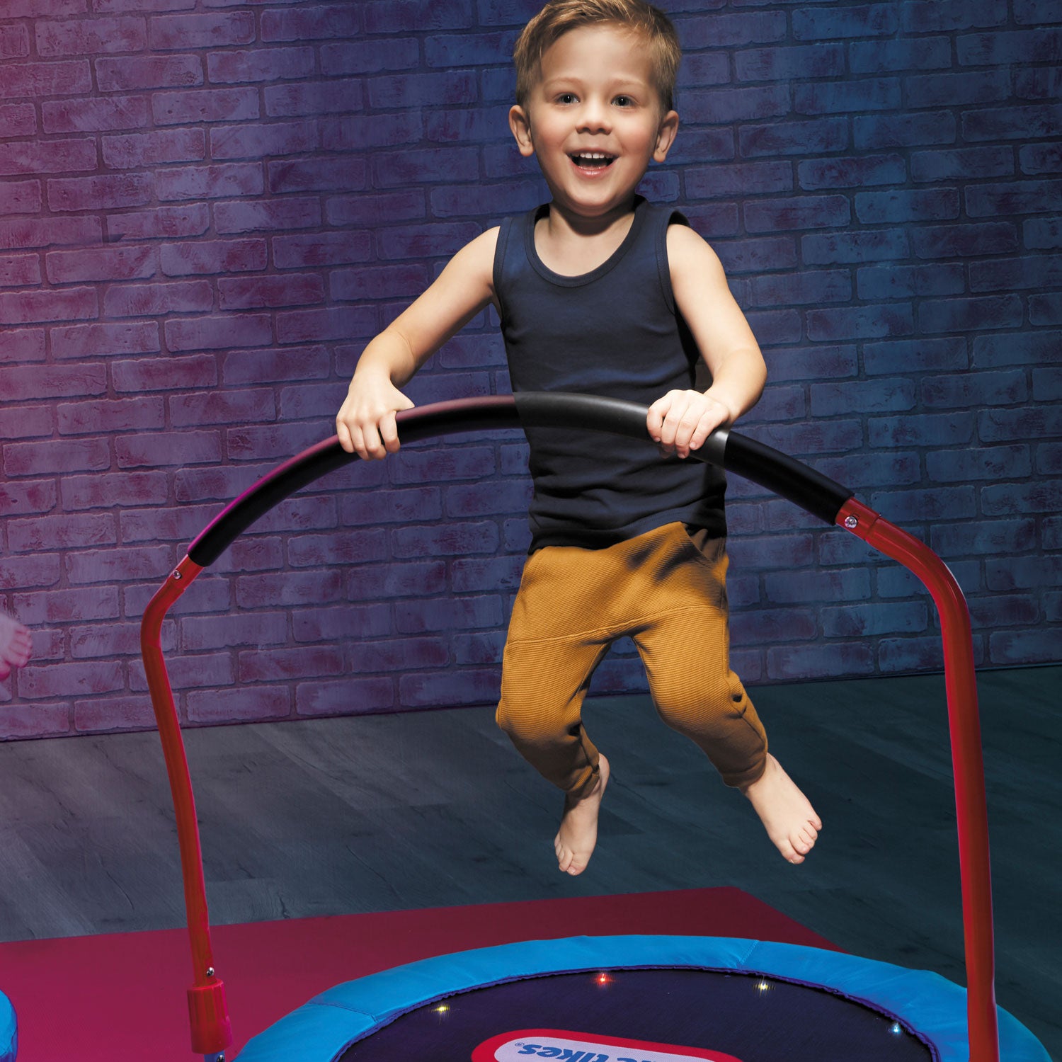 Light-Up Trampoline - Image 5